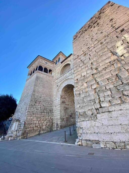 Perugia Home Apartment La Finestra Di Fronte Екстер'єр фото